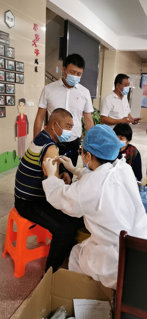 健康服务进社区，老年人家门口享便捷健康咨询